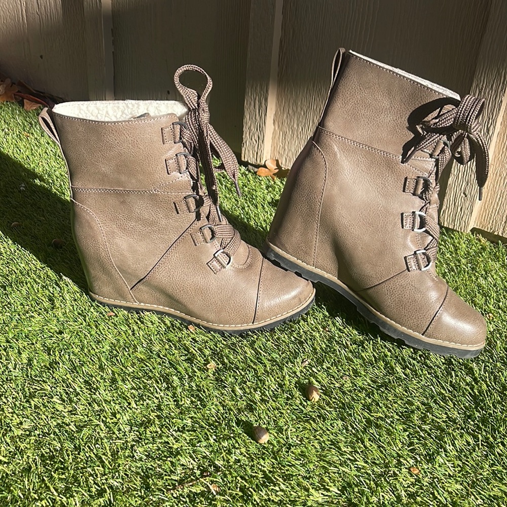 Universal Thread Wedge Bootie